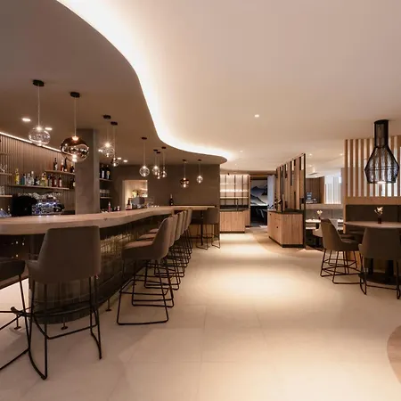 Elva Premium Inklusive Sommerpass Stubai Super Card 4*