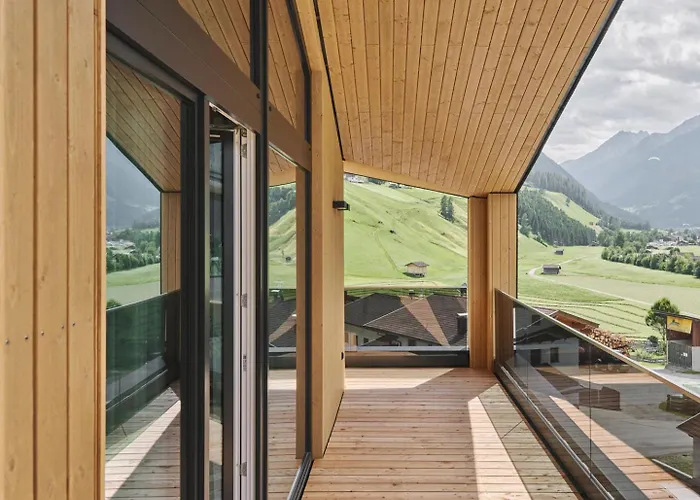 Aparthotel Elva Premium Inklusive Sommerpass Stubai Super Card 4*