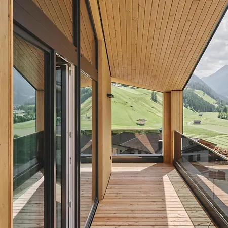 Apartahotel Elva Premium Inklusive Sommerpass Stubai Super Card 4*